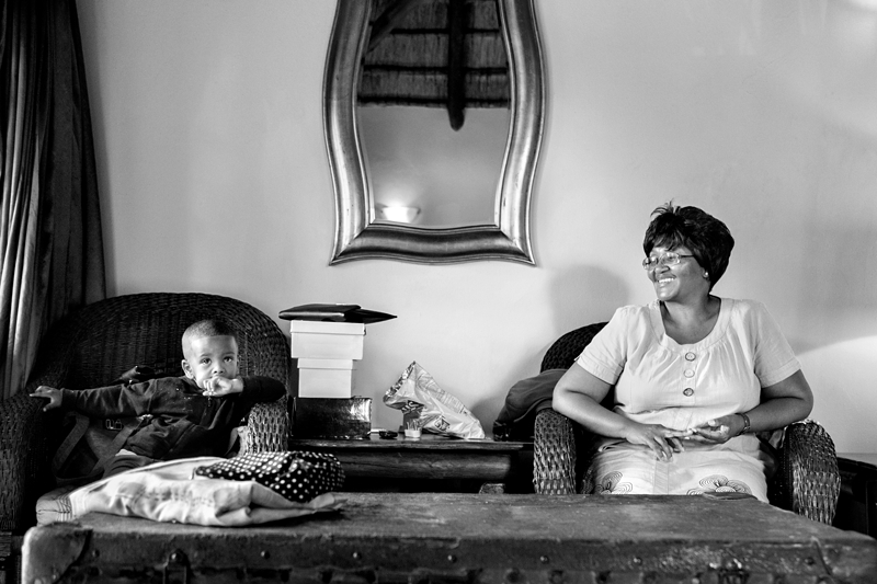 Black and white photograph, child and grandmother at Valverde Eco Hotel.